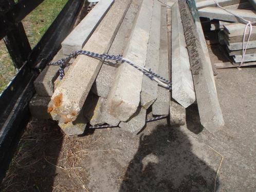BETONPALEN 1.90ML+2.05ML:11ST=SAMEN SLECHTS 5 EURO  5 EURO, Doe-het-zelf en Bouw, Hang- en Sluitwerk, Gebruikt, Overige typen