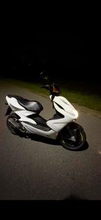 Yamaha Aerox 50cc Rossi Edition, Fietsen en Brommers, Ophalen, Tweetakt, Aerox, 50 cc