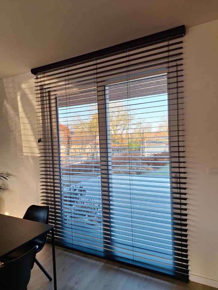 Jaloezie Veneta 63mm, Maison & Meubles, Ameublement | Rideaux & Stores à lamelles, Noir, Enlèvement