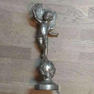 Engel beeld in metaal beschikbaar voor biedingen