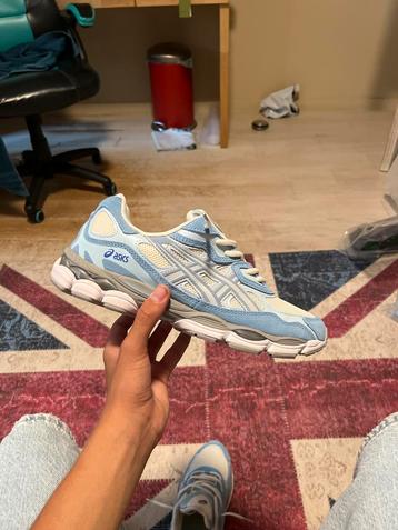 ARTICLES ASICS Gel NYC SKY, taille 43, Enlèvement ou Envoi, Comme neuf, Bleu, Baskets
