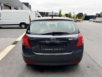Kia Besta cee'd 1.6 CRDi 90 ISG Vision Euro 5 (bj 2011) beschikbaar voor biedingen