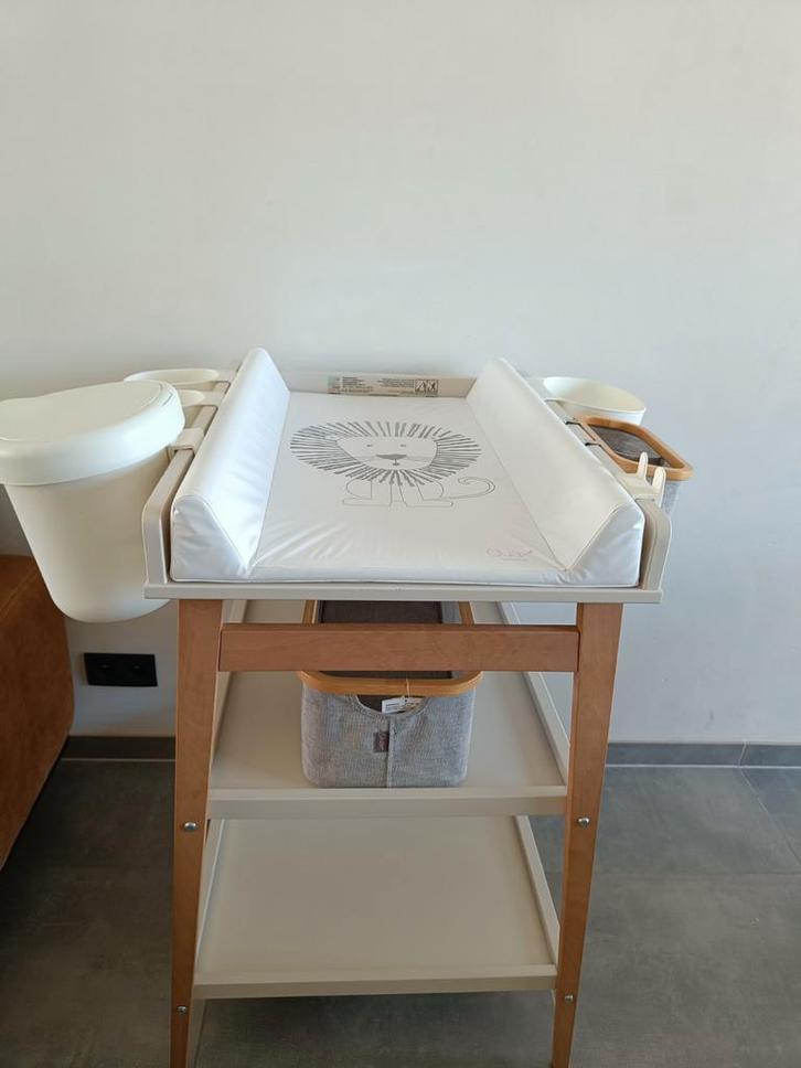 Quax Hip verzorgingstafel, Kinderen en Baby's, Badjes en Verzorging, Zo goed als nieuw, Overige typen, Overige merken, Standaard