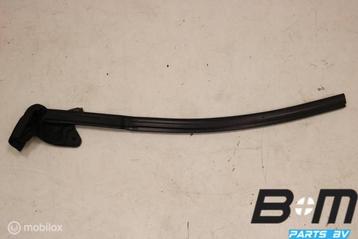 Ruitschachtafdichting rechts binnen Volkswagen Golf 6 beschikbaar voor biedingen