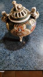 Satsuma vazen en wierookpotjes, Ophalen