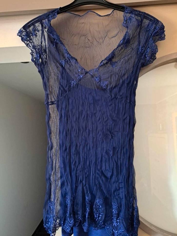 blouse in fijne kant + bijhorende top, M, Kleding | Dames, Blouses en Tunieken, Zo goed als nieuw, Maat 38/40 (M), Blauw, Ophalen of Verzenden