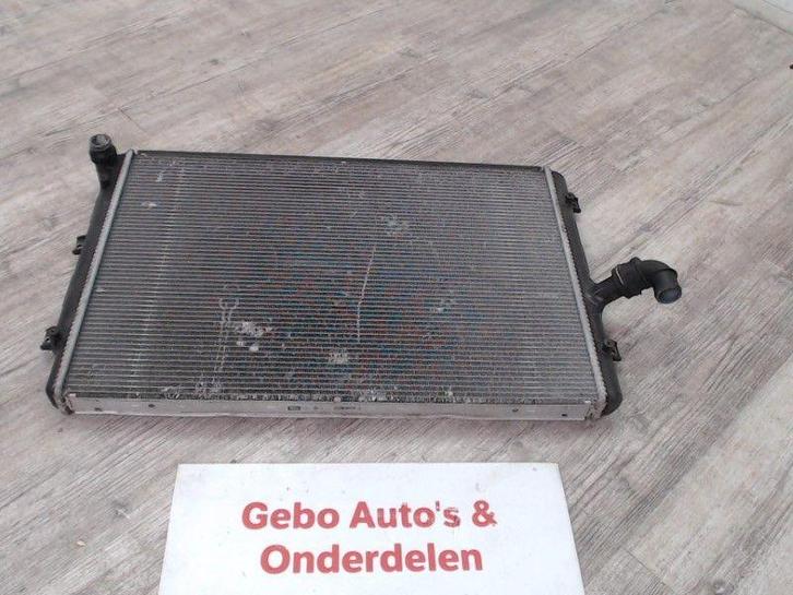 RADIATEUR Volkswagen Golf VI (5K1) (1K0-121-251-AB-), Auto-onderdelen, Airco en Verwarming, Volkswagen, Gebruikt
