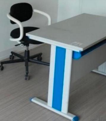 ✓ ENSEMBLE Meubles 1 VITRA ALLSTAR Chaise + 1 Bureau BURO ? beschikbaar voor biedingen