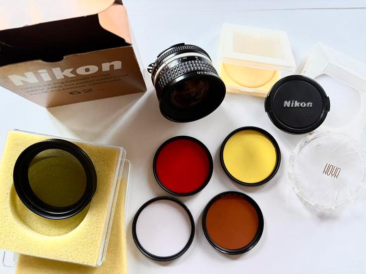 Nikon Nikkor ai 20mm f2.8 lens met verschillende filters, Audio, Tv en Foto, Fotocamera's Analoog, Zo goed als nieuw, Spiegelreflex