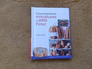 Nieuwe Miniatuurboekjes van Fimo-klei