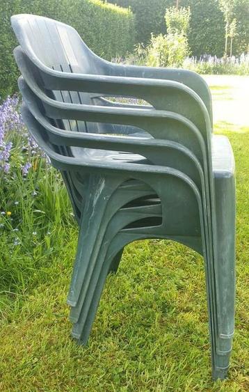 4 stapelbare tuinstoelen in groene kunststof beschikbaar voor biedingen