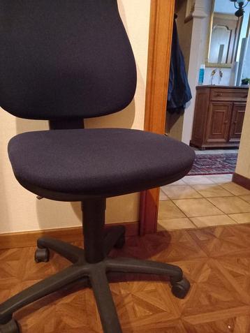 Bureaustoel beschikbaar voor biedingen