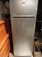 Nieuwe koelkast met diepvriezer BEKO, Elektronische apparatuur, Koelkasten en IJskasten, Nieuw, Met vriesvak, 200 liter of meer