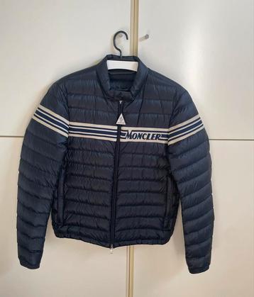 Authentieke tussenseizoenjas van Moncler  beschikbaar voor biedingen