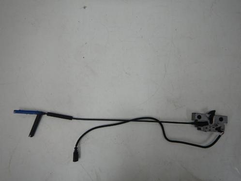 Seat Ateca Motorkapslot 575823509A, Auto-onderdelen, Carrosserie, Seat, Gebruikt, Ophalen of Verzenden