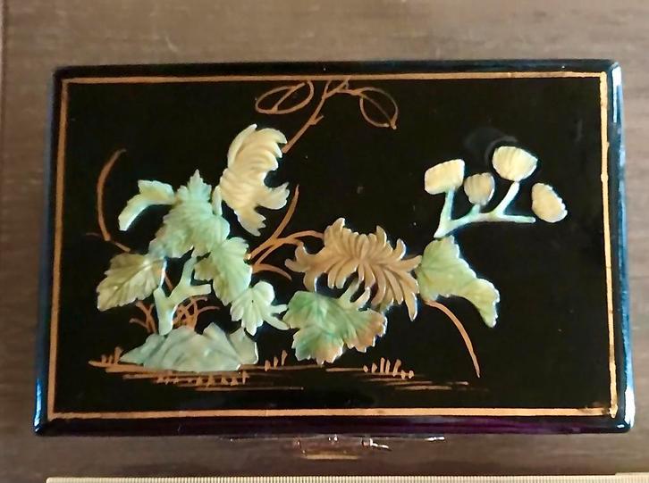 Juwelenkistje Chinese antieken juwelendoos  met jade, Antiek en Kunst, Antiek | Overige Antiek, Ophalen of Verzenden