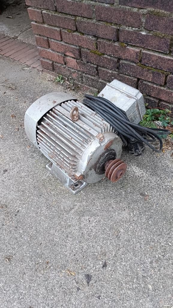 Mooie 4 pk elektromotor, Doe-het-zelf en Bouw, Motoren, Ophalen