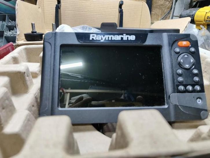 Raymarine Element 7 met HV-100.02 sensor, Sports nautiques & Bateaux, Instruments de navigation & Électronique maritime, Comme neuf