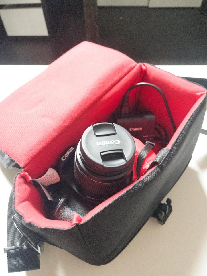 Te koop: Canon EOS-camera + 18-55mm lens + tas, Audio, Tv en Foto, Fotocamera's Digitaal, Zo goed als nieuw, Compact, Canon, Ophalen