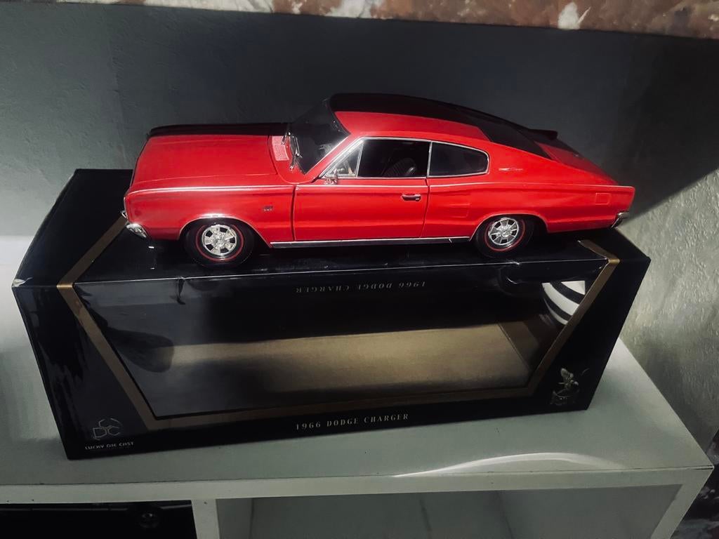 Dodge charger 1966 1/18, Verzenden, Zo goed als nieuw, Auto, Overige merken