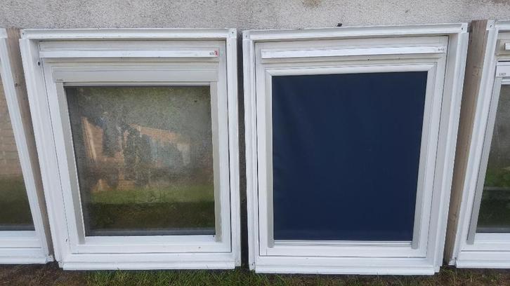 velux 78x98 (bois blanc )+ raccord + store + option pose, Doe-het-zelf en Bouw, Raamkozijnen en Schuifdeuren, Gebruikt, Hout, Ophalen