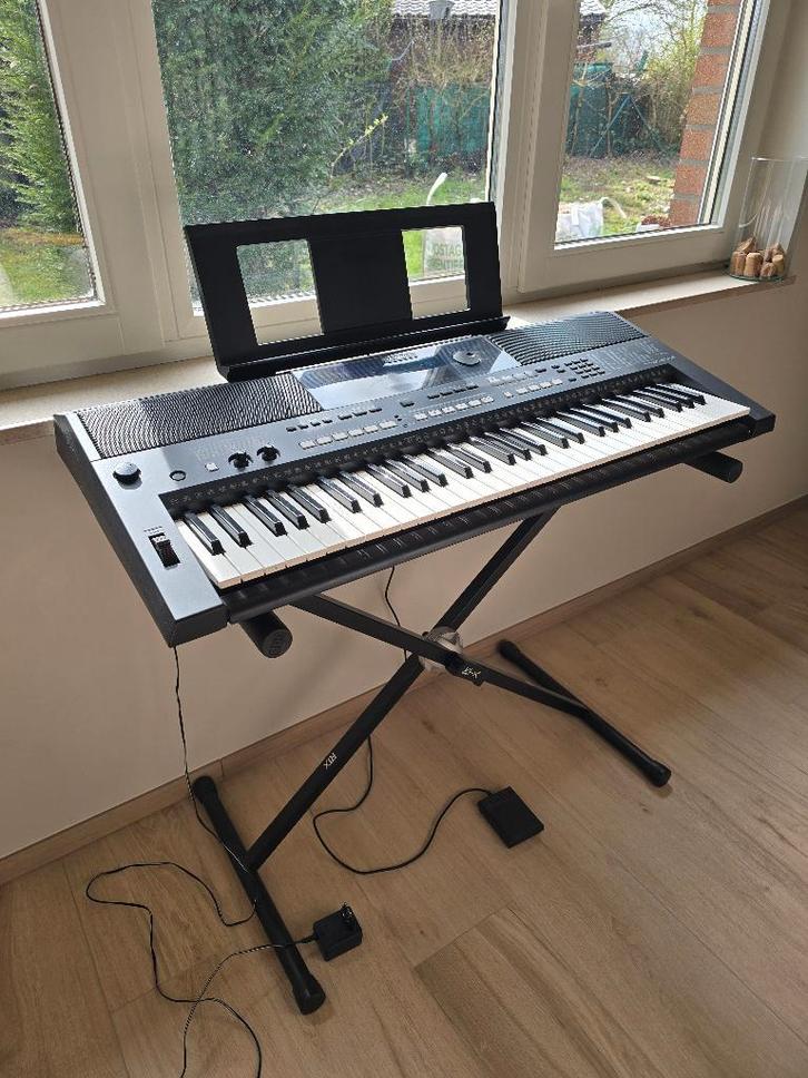 Clavier Yamaha PSR-E433 avec pied, Musique & Instruments, Claviers, Utilisé, 61 touches, Yamaha, Avec pied, Enlèvement