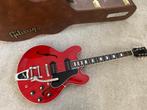 GIBSON ES 330 Cherry red Bigsby, Musique & Instruments, Enlèvement ou Envoi, Comme neuf, Semi-solid body, Gibson