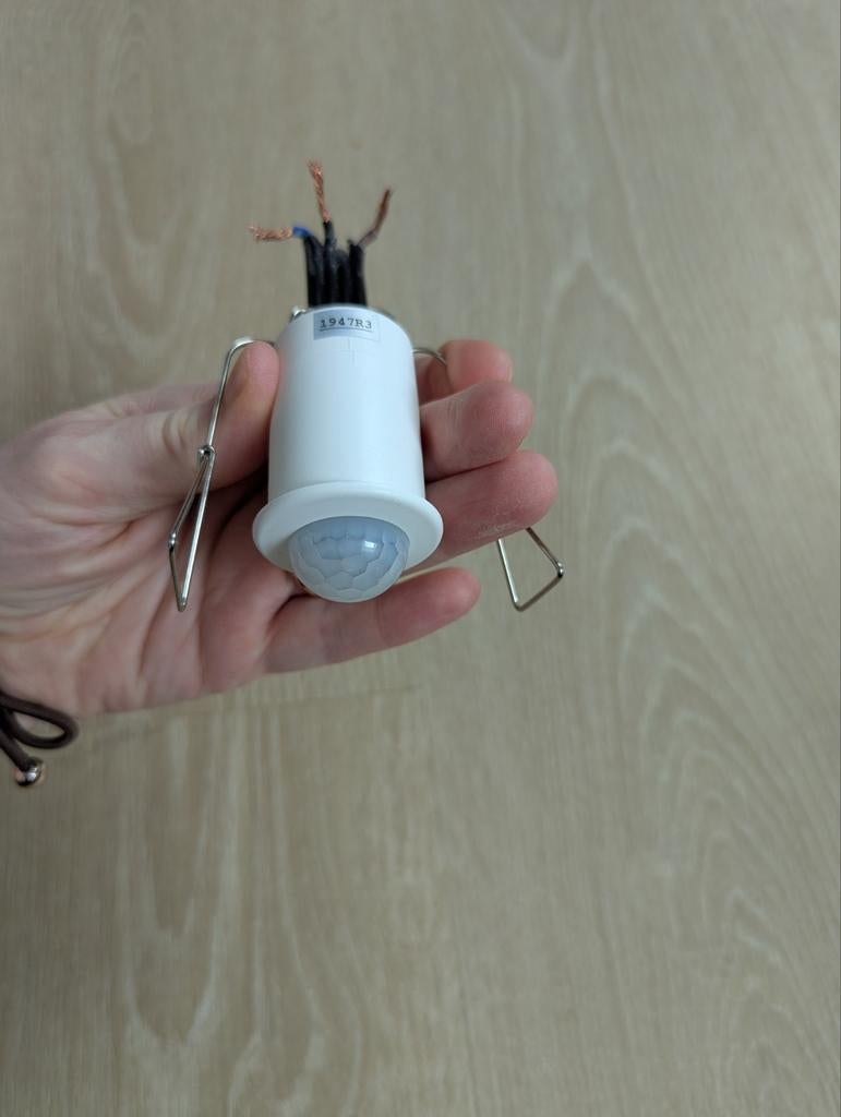 Niko mini inbouw aanwezigheidsmelder/sensor, Ophalen, Gebruikt