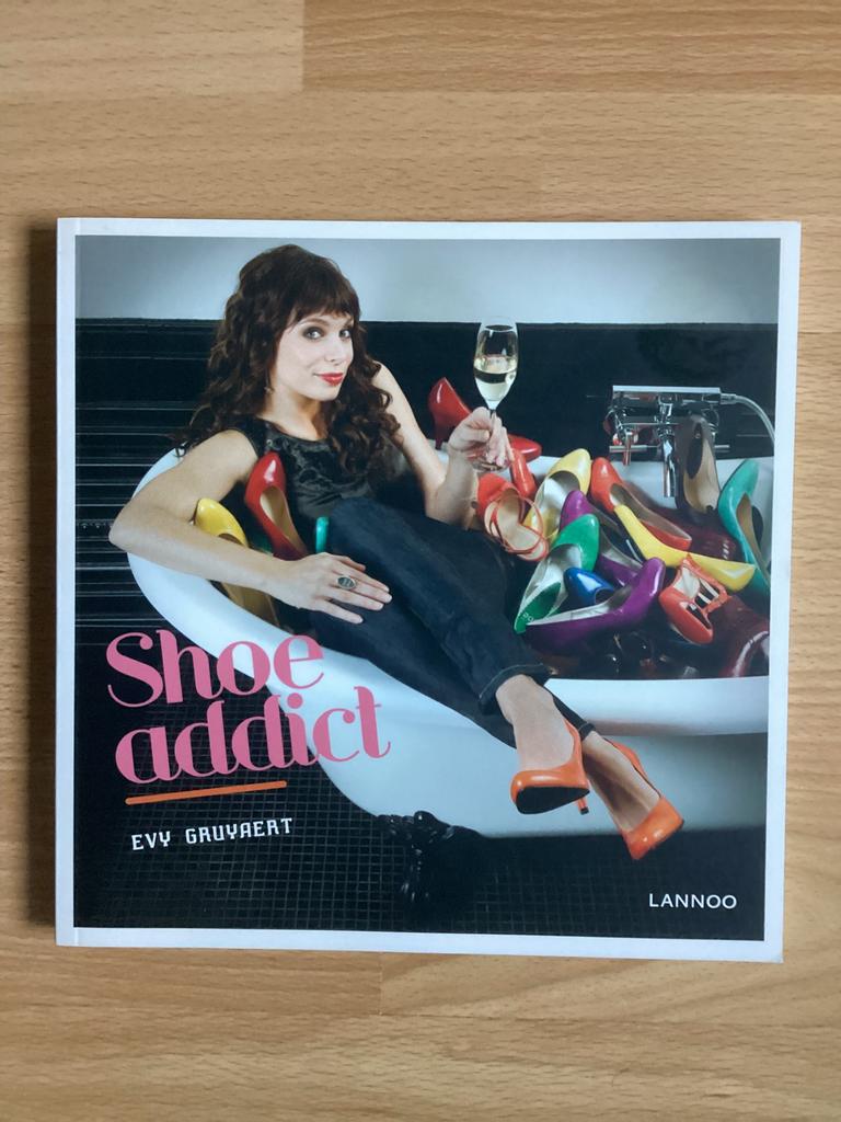 Boek Shoe addict Evy Gruyaert, Lannoo (Nederlandstalig), Boeken, Film, Tv en Media, Ophalen of Verzenden