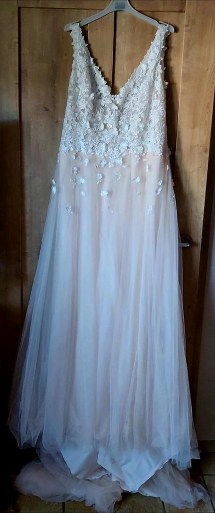 ROBE DE MARIÉE NEUVE, Vêtements | Femmes, Vêtements de mariage & Accessoires de mariage, Neuf, Robe de mariée, Rose, Enlèvement ou Envoi