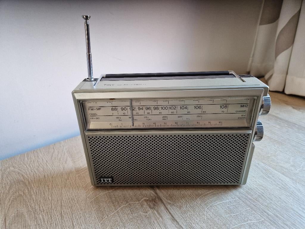compacte draagbare radio (begin jaren '80), TV, Hi-fi & Vidéo, Radios, Enlèvement, Radio