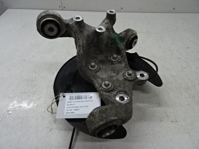 MOYEU DE ROUE ARRIÈRE DROIT CLA (117.3) (2460406), Mercedes-Benz, Mevr. I. Hauben, Utilisé, Rue de l'Espoir 34 34
4030  GRIVEGNÉE, BE