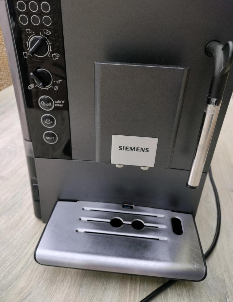 Koffiemachine Siemens EQ.5, Elektronische apparatuur, Koffiezetapparaten, Gebruikt, Gemalen koffie, Koffiebonen, Koffiemachine