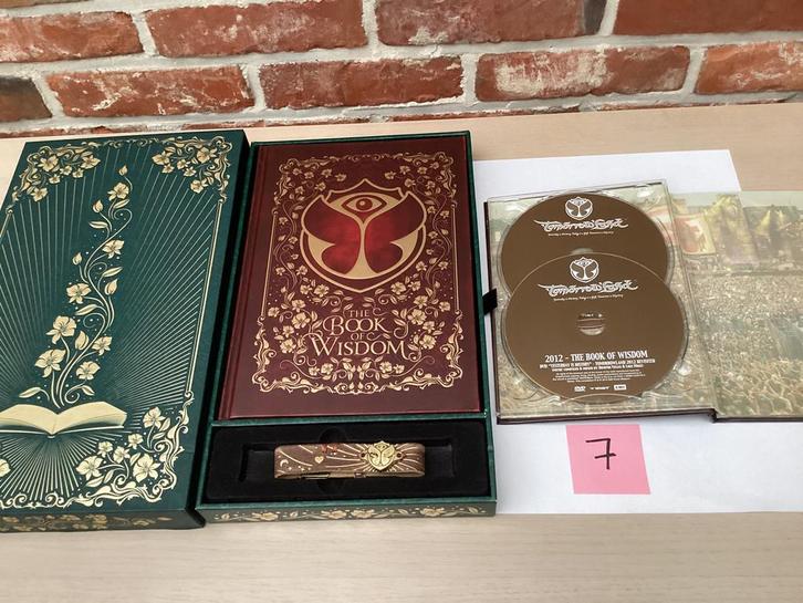 TOMORROWLAND 2019 " THE BOOK OF WISDOM " + CASE+ CD+DVD, CD & DVD, CD | Dance & House, Comme neuf, Enlèvement ou Envoi