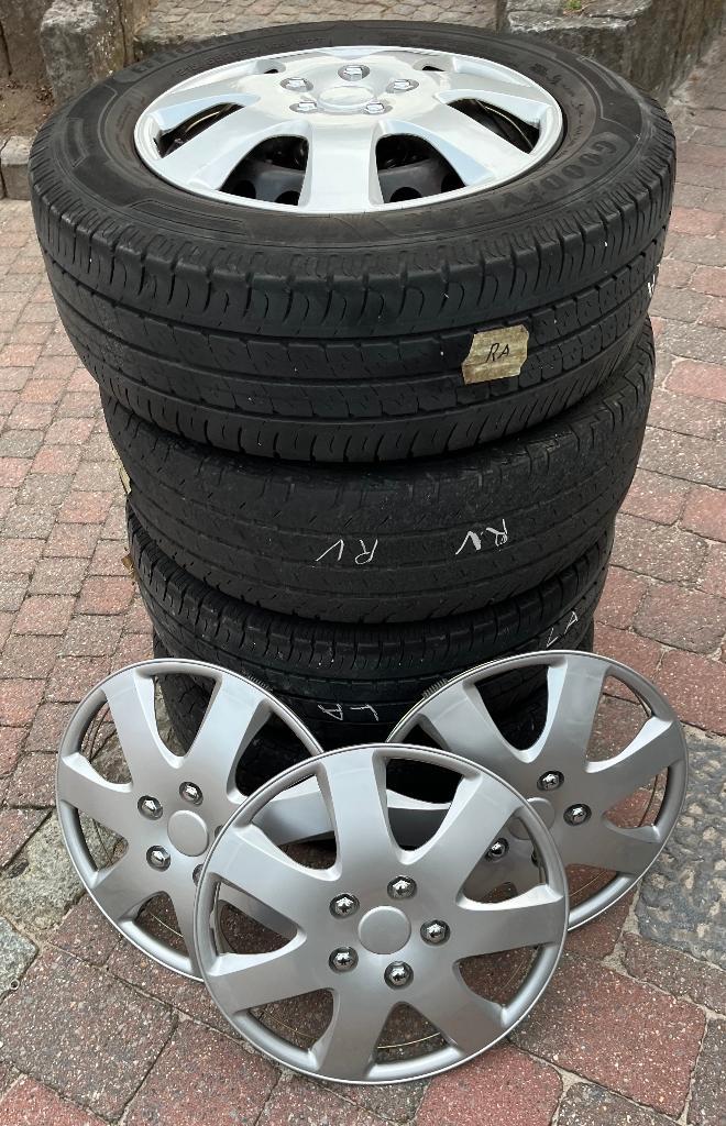 Banden op velg met wieldeksels 16", diepliggende bevestiging, Auto diversen, Wieldoppen, Gebruikt, Ophalen