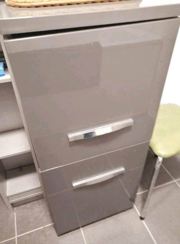 ⭐️ ✨️ Ikéa laqué gris 2 portes mural placard poignées chromé, Maison & Meubles, Accessoires pour la Maison | Paravents d'intérieur