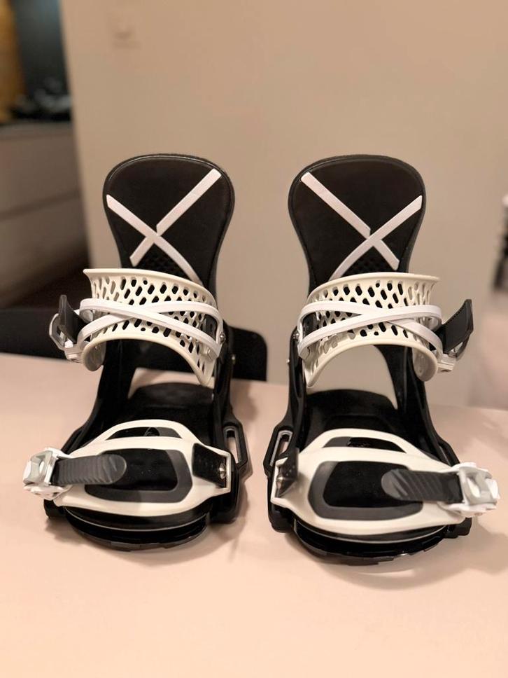 Binding Burton X EST size medium, Sport en Fitness, Snowboarden, Zo goed als nieuw, Bindingen, Ophalen of Verzenden