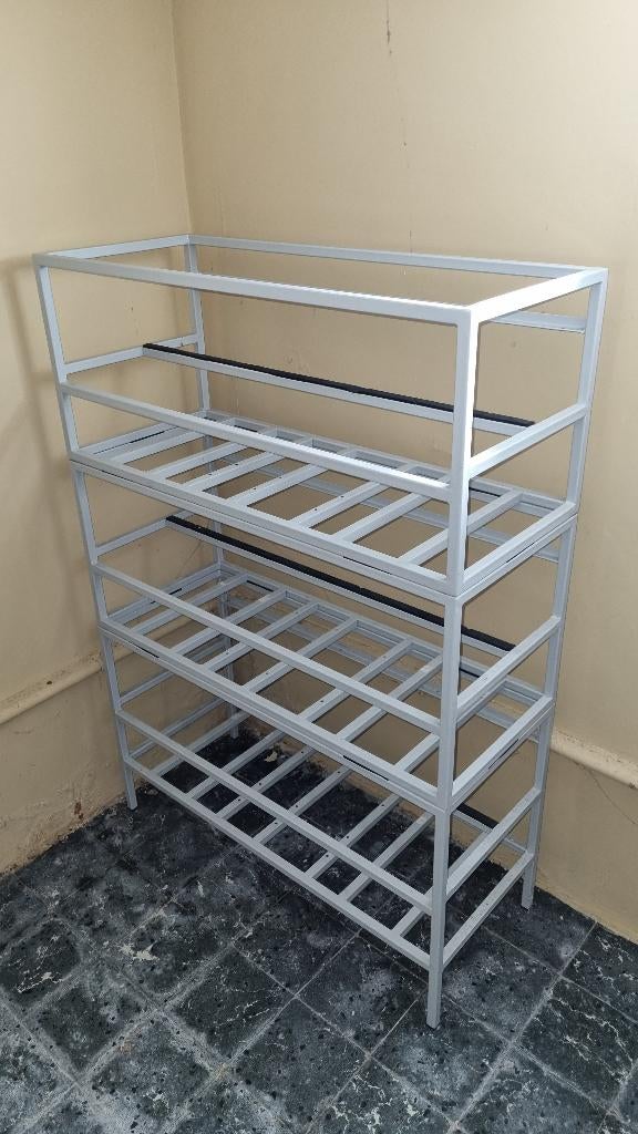 Metal gepoederlakte frames voor mining rig / videokaarten, Ophalen, Zo goed als nieuw