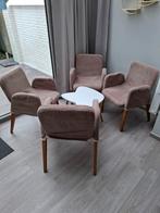 Zithoekje met tafeltje nieuwstaat, Ophalen