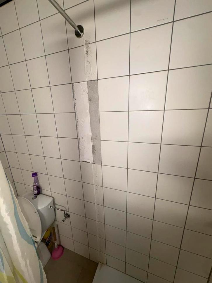 Ik zoek 3 ontbrekende tegels 20x20 - DURF TE VRAGEN, Doe-het-zelf en Bouw, Tegels, Gebruikt, Wandtegels, Keramiek, 20 tot 40 cm