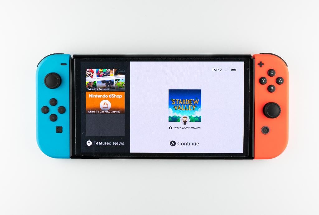 Nintendo Switch Oled + 2 games, Consoles de jeu & Jeux vidéo, Jeux | Nintendo Switch, Comme neuf, Autres genres, Enlèvement ou Envoi