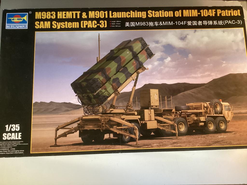 1/35 M983 HEMTT met M901 launching station, Enlèvement ou Envoi, Comme neuf, 1:32 à 1:50, Camion