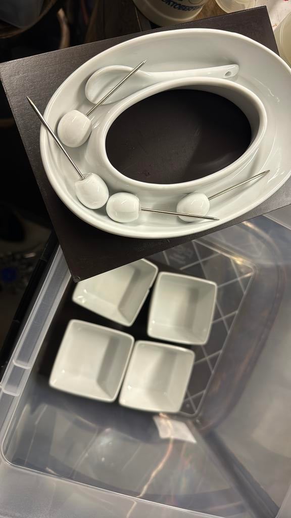 Apperitiefbordjes gratis af te halen, Enlèvement, Utilisé