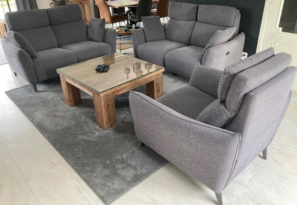 Volledige woonkamer 2+2+1 met elektrische relaxruimte!, Huis en Inrichting, Zetels | Zetels, Zo goed als nieuw, Vierpersoons of meer