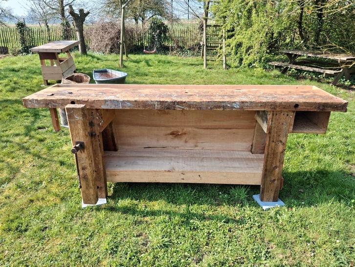 Twee werkbanken, Doe-het-zelf en Bouw, Werkbanken, Gebruikt, 170 cm of meer, Bankschroef, Ophalen