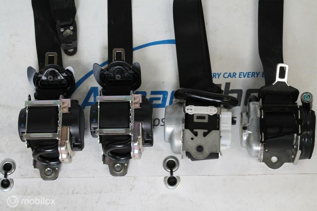 2 x Gordels voor + 2 x achter Mercedes C klasse W205 2014-.., Auto-onderdelen, Gebruikt, Ophalen of Verzenden