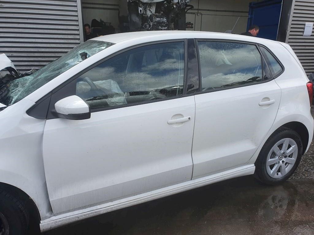PORTIERRUIT LINKS VOOR Volkswagen Polo V (6R) (43R001142), Gebruikt, Volkswagen