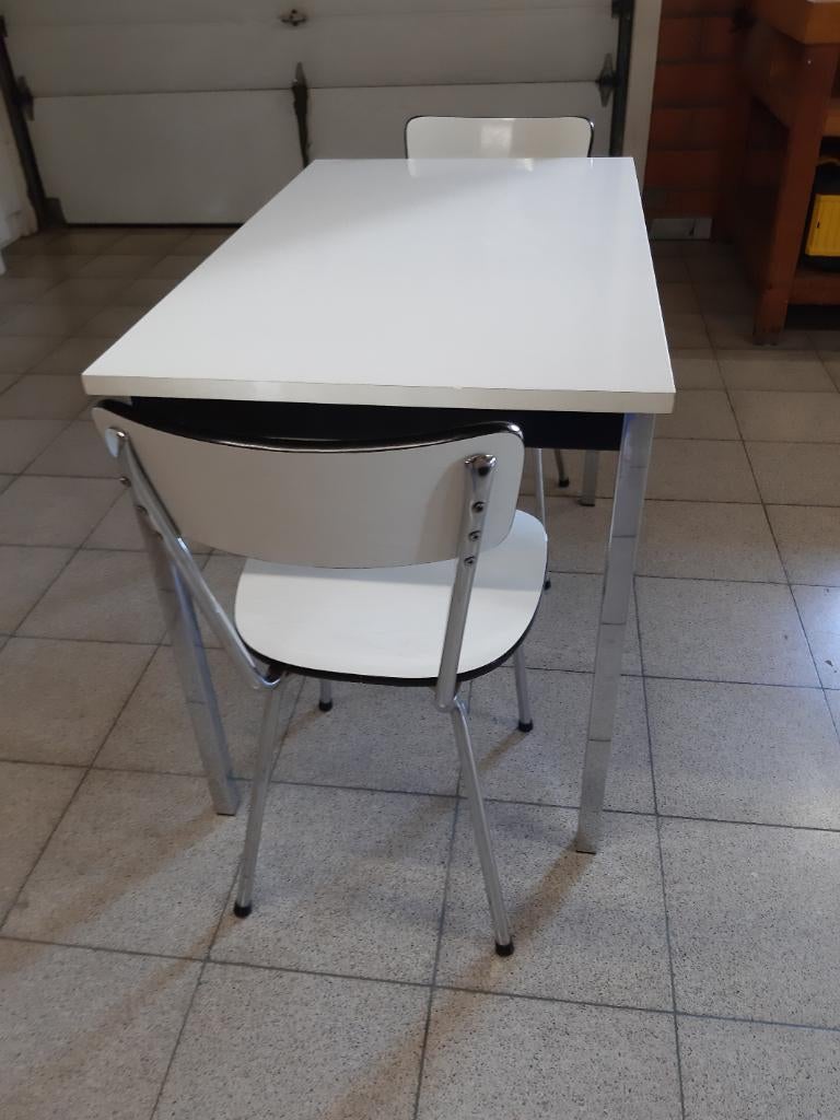 tafel + 2 stoelen, Ophalen, Zo goed als nieuw, Wit