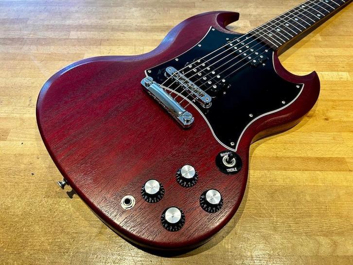 Gibson 2016 SG Special Faded T Worn Cherry + étui, Musique & Instruments, Instruments à corde | Guitares | Électriques, Comme neuf