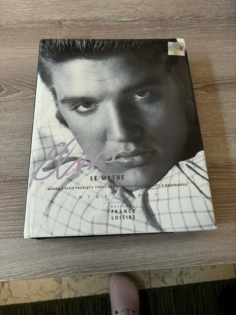 Elvis boek le mythe, zeer dik en mooi boek met harde kaft, Livres, Musique, Enlèvement ou Envoi, Comme neuf, Artiste